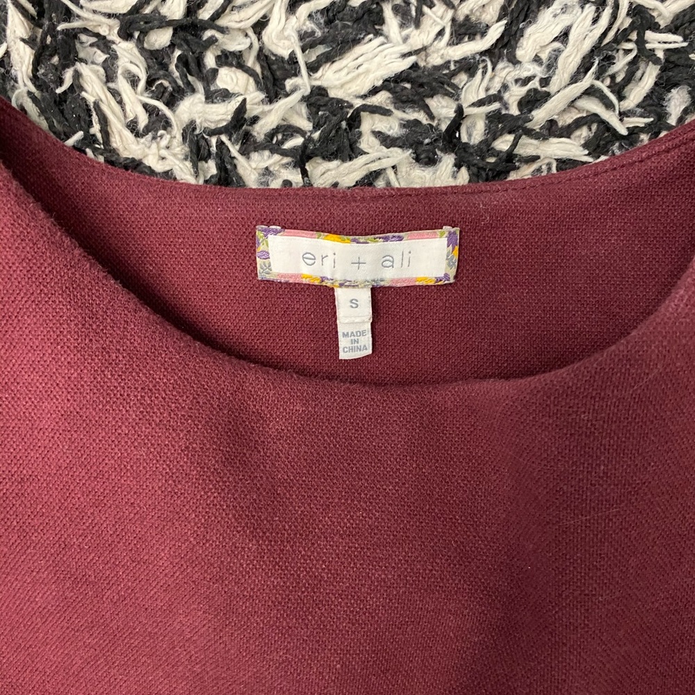 Red top - Picture 4 of 4